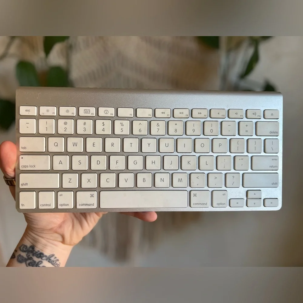 Apple Wireless Keyboard A1314 Bluetooth Aluminum Mac iMac QWERTY US Layout